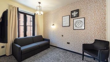 Deluxe Double Room (Deluxe Suite) | Living area