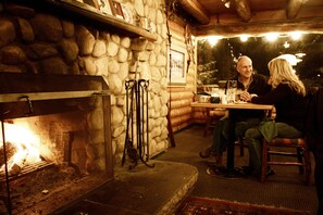 Se sirven desayunos, comidas, cenas y cocina americana 