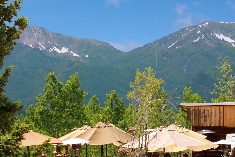 Silver Fork Lodge and Restaurant