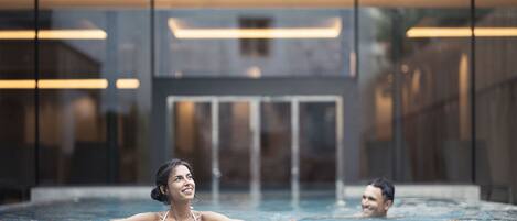 Piscine couverte, piscine extérieure