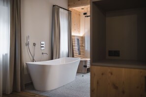 In-room safe, desk, free cribs/infant beds, rollaway beds - Autentis (Rasun Anterselva)