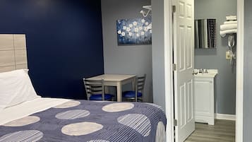 Standard King Non Smoking | Blackout drapes, free WiFi, bed sheets