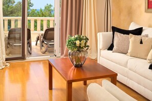 Junior Suite, Terrace, Sea View | Living area | TV - Villa Andrea (Tucepi)