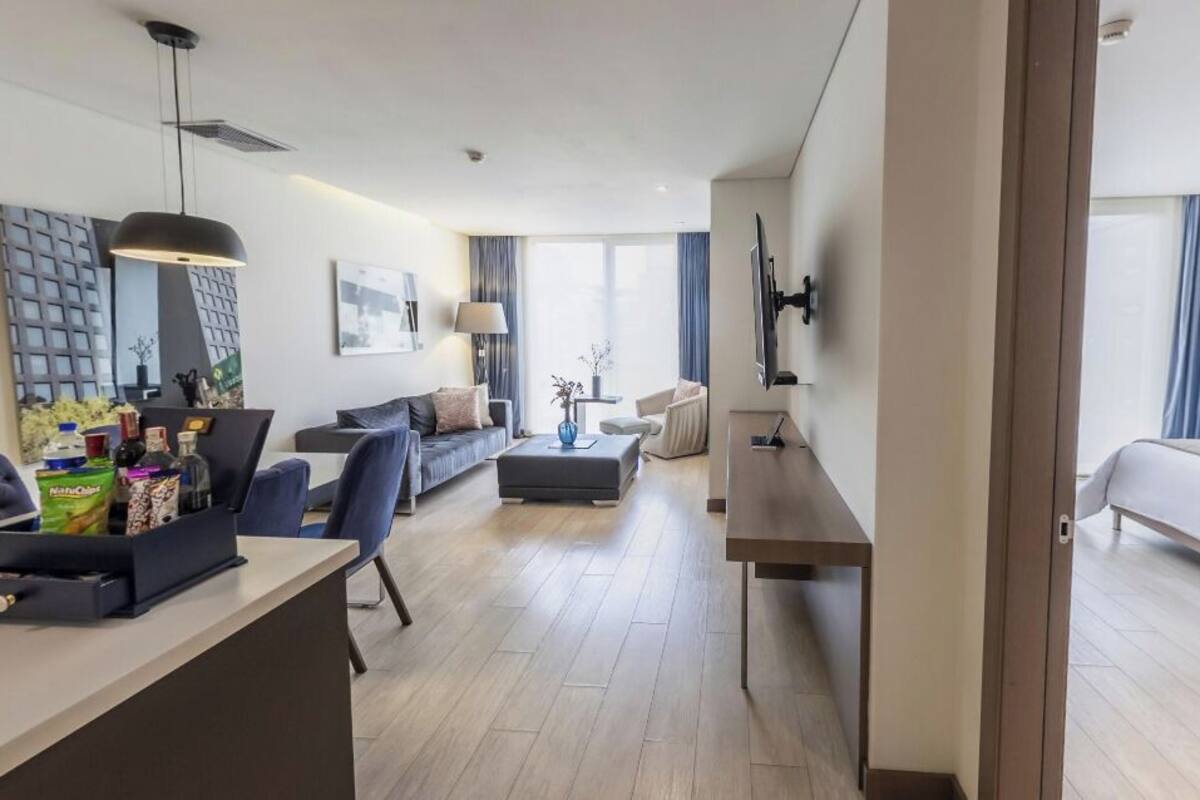 Ropa de cama de alta calidad, colchones Select Comfort y minibar