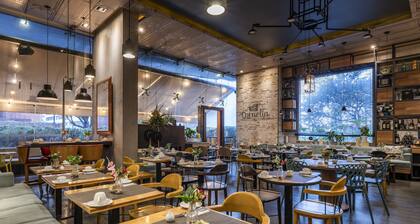 100 Luxury Suites by Preferred