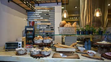 Daily buffet breakfast (COP 38000 per person)