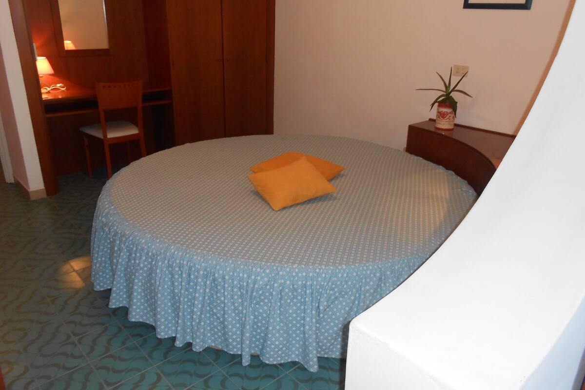 Minibar, coffres-forts dans les chambres, lits bébé (en supplément)