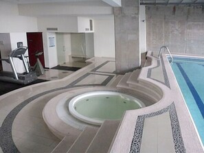 Indoor pool - Suites Capri Reforma (Mexico City)