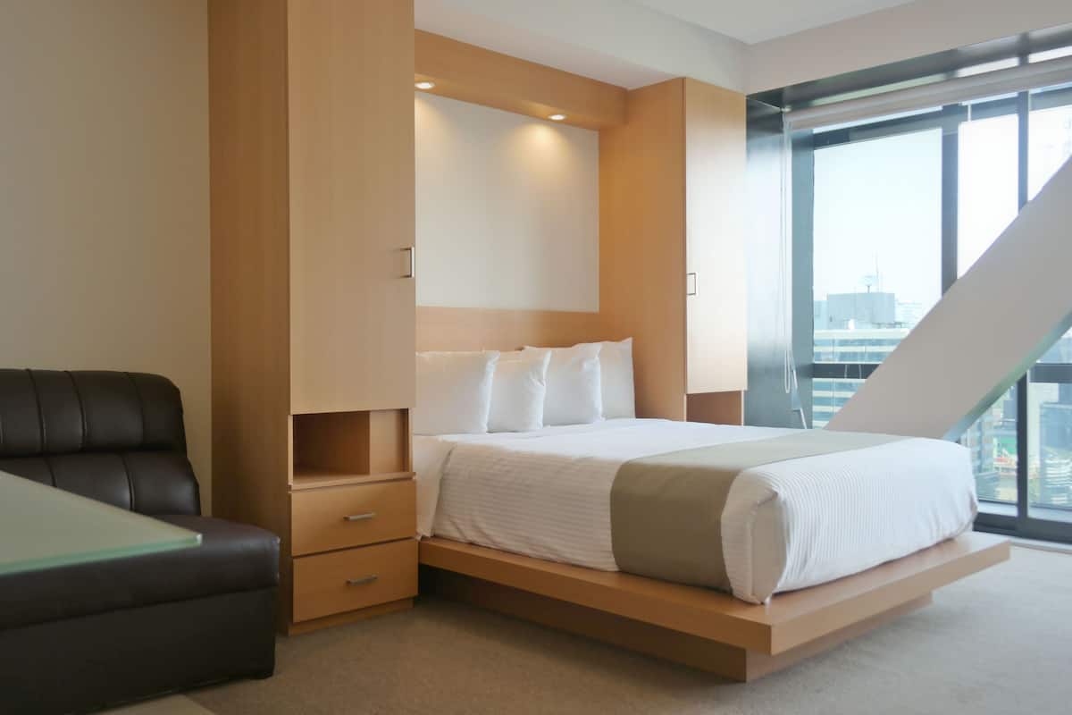 1 bedroom, in-room safe, iron/ironing board, free WiFi