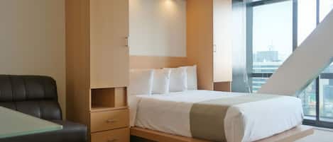 Standard Room | 1 bedroom, in-room safe, iron/ironing board, free WiFi