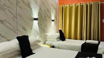 Superior Double Room | Desk, laptop workspace, soundproofing, iron/ironing board