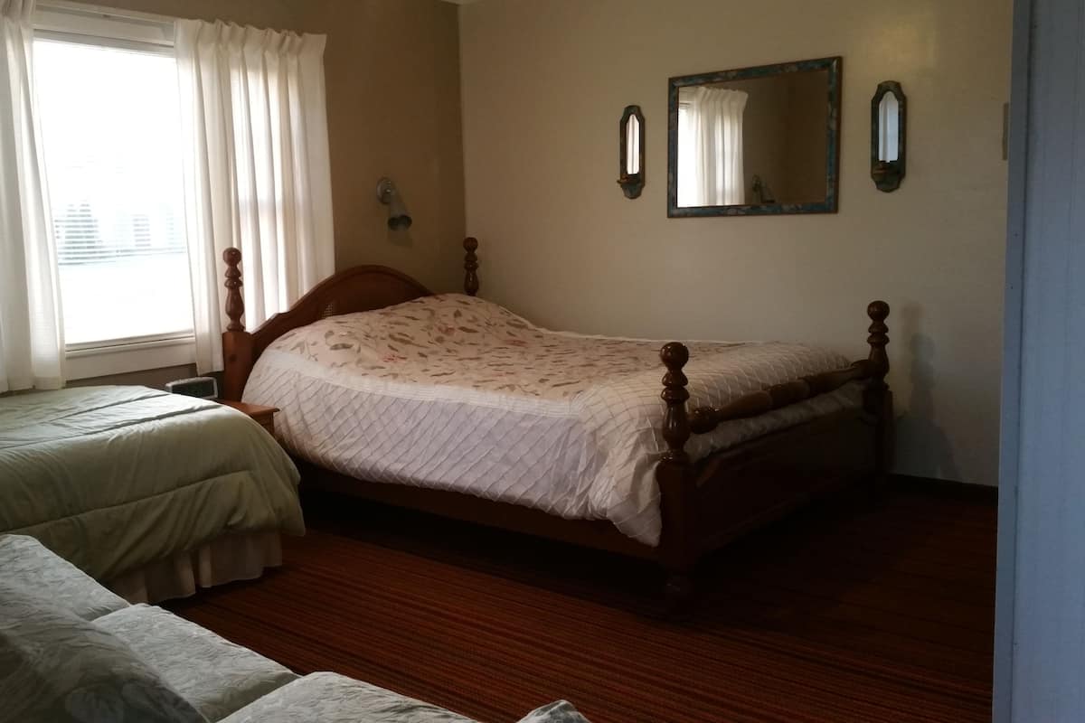 Quarto luxo | Ferros/tábuas de passar roupa, Wi-Fi de cortesia