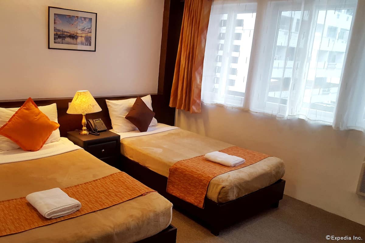 Deluxe triple with breakfast for 2