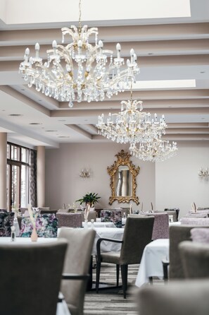 2 restaurants, Regional cuisine - Hotel Post (Sankt Anton am Arlberg)