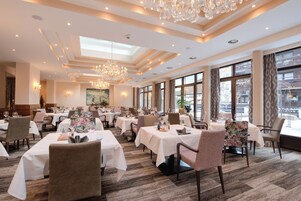 2 restaurantes, cocina regional