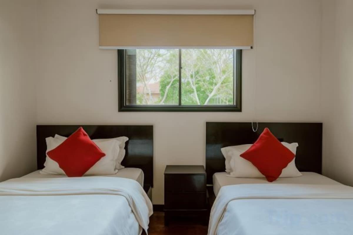 2 bedrooms, Frette Italian sheets, premium bedding, in-room safe