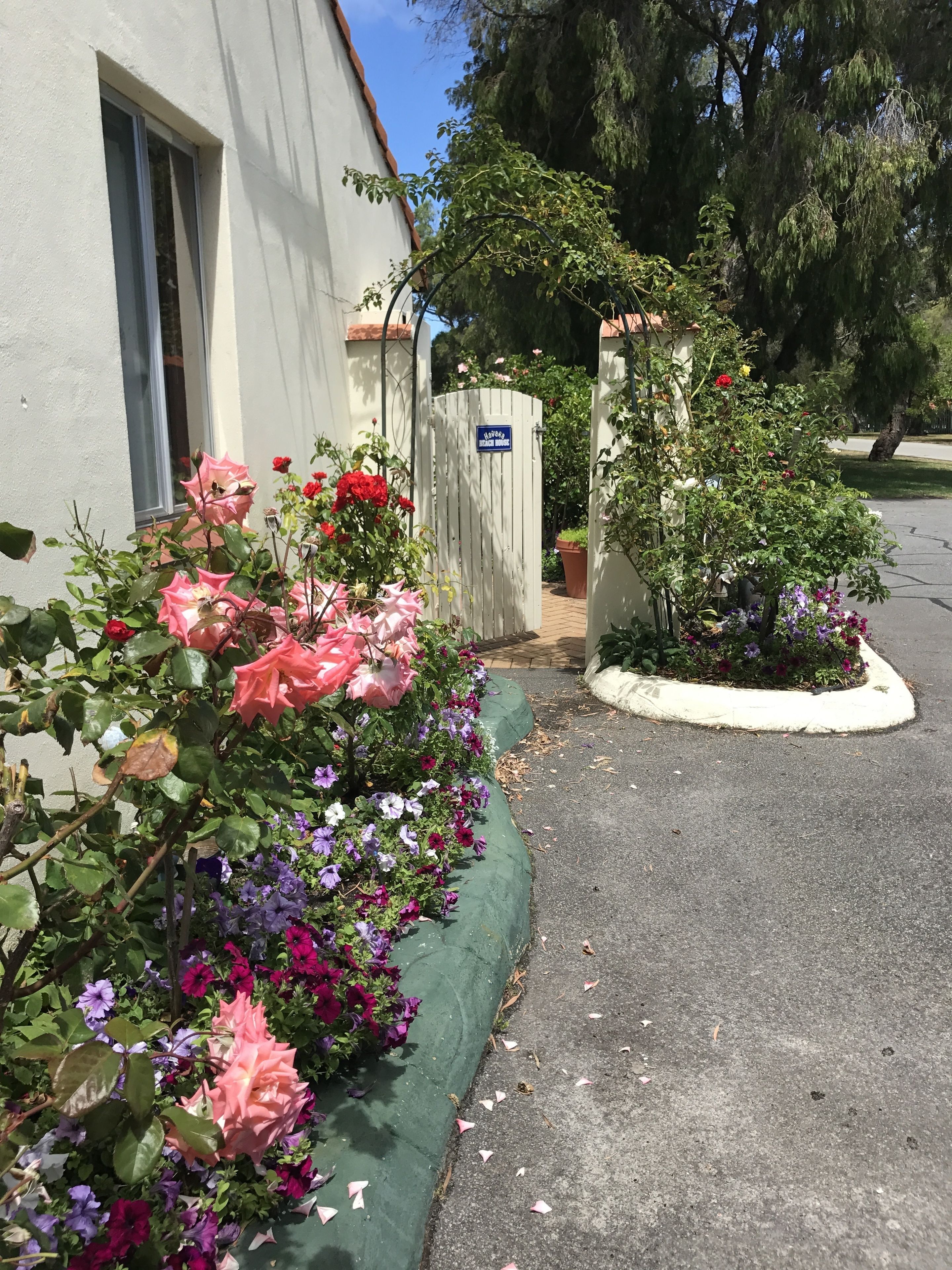 4 Bedroom House (including 1 Queen & 1 Double Bed) | Terrace/patio