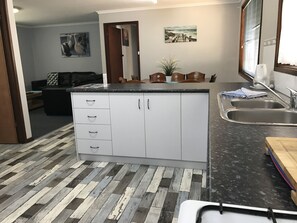 Casa, 4 quartos | Serviço de quarto: opções para refeição