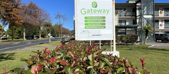 Gateway International Motel
