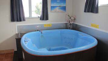 Indoor spa tub