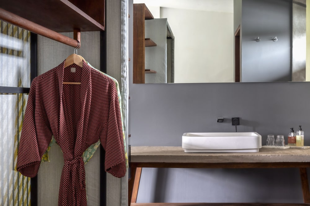 Pages Rooms Hotel by null