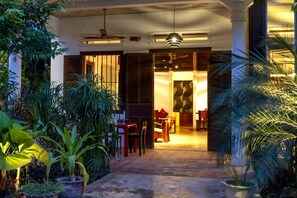 Lobby sitting area - Pages Rooms (Siem Reap)