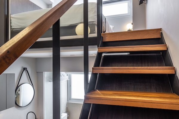 Loft, 1 Queen Bed (Apartment) | In-room safe, desk, laptop workspace, iron/ironing board