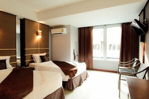 Free cribs/infant beds, rollaway beds, free WiFi - Paragon Place (Pattaya)