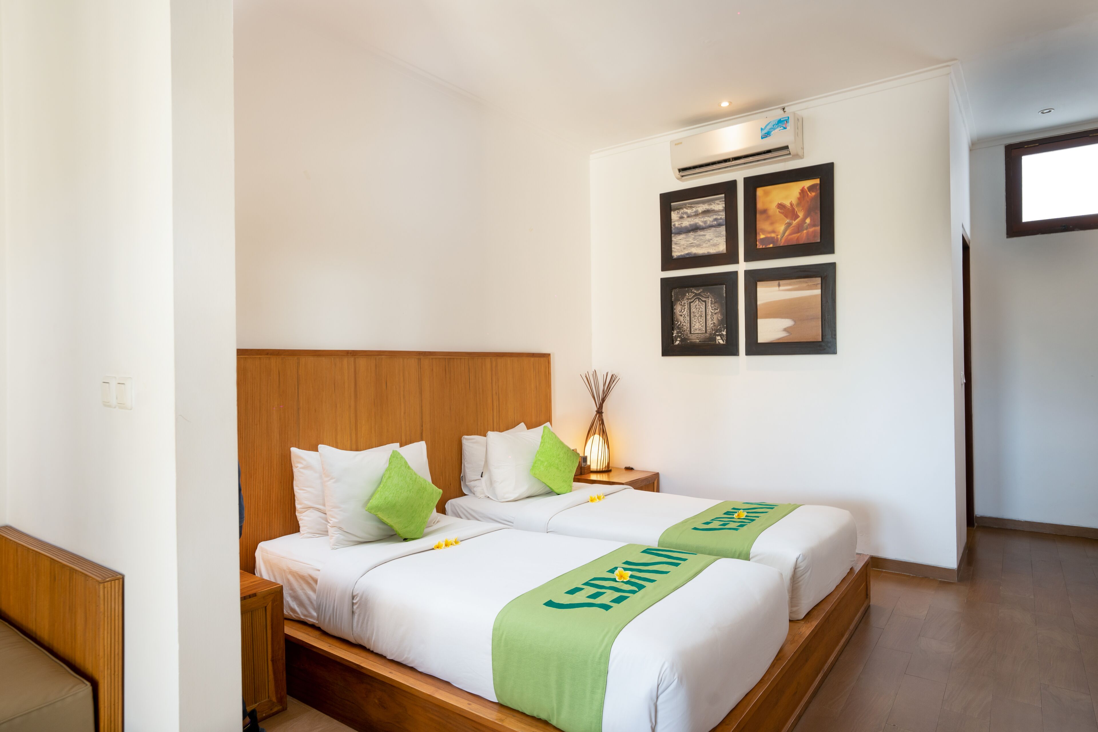 superior room (superior veranda) | living area | plasma tv