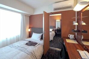 In-room safe, desk, iron/ironing board, free WiFi