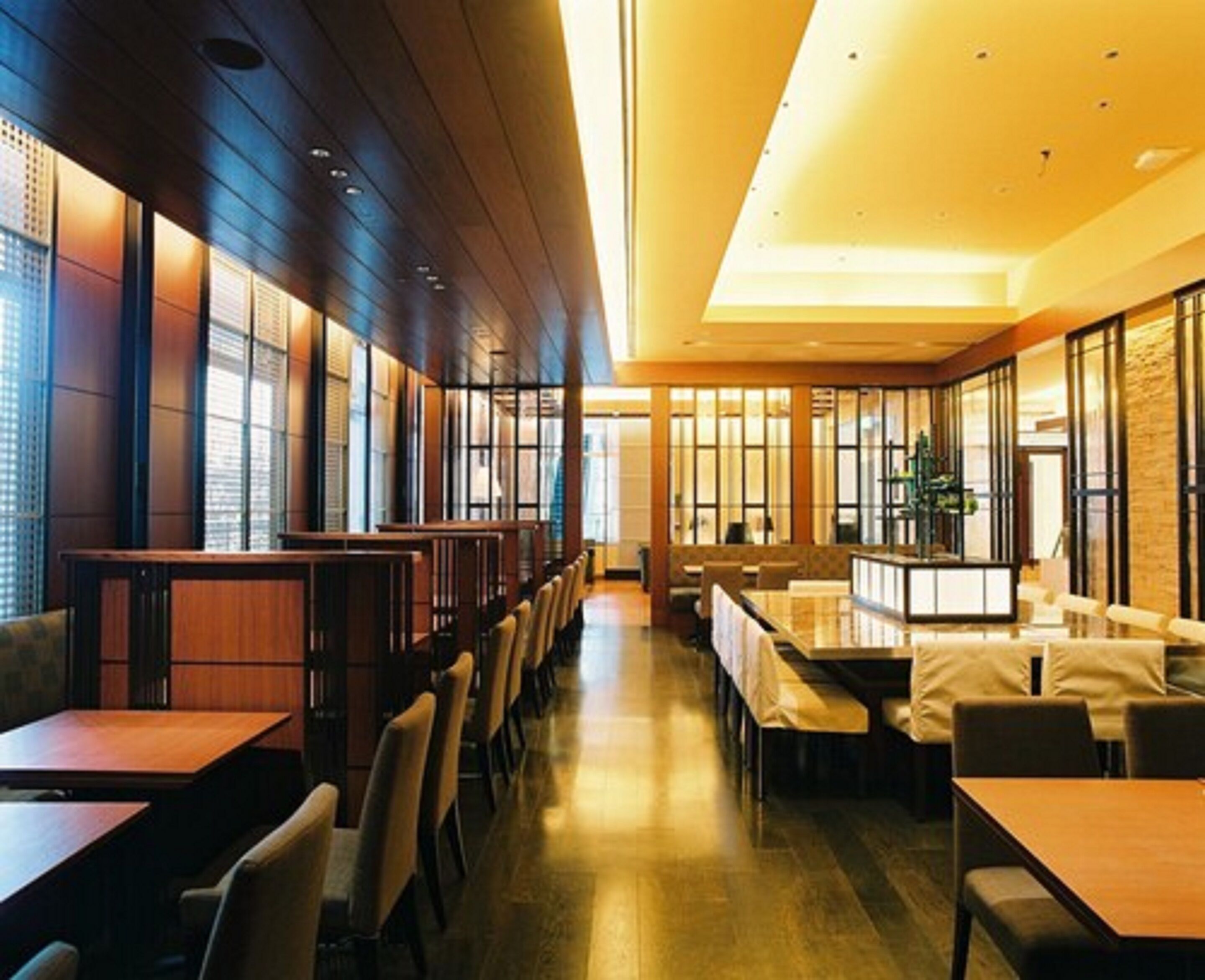 breakfast, lunch and dinner served