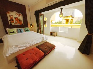 Sitting Cat | Premium bedding, minibar, in-room safe, blackout drapes - Riad Hua Hin Hotel (Hua Hin)