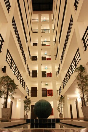 Interior detail - The Atrium Ratchada 13 (Bangkok)