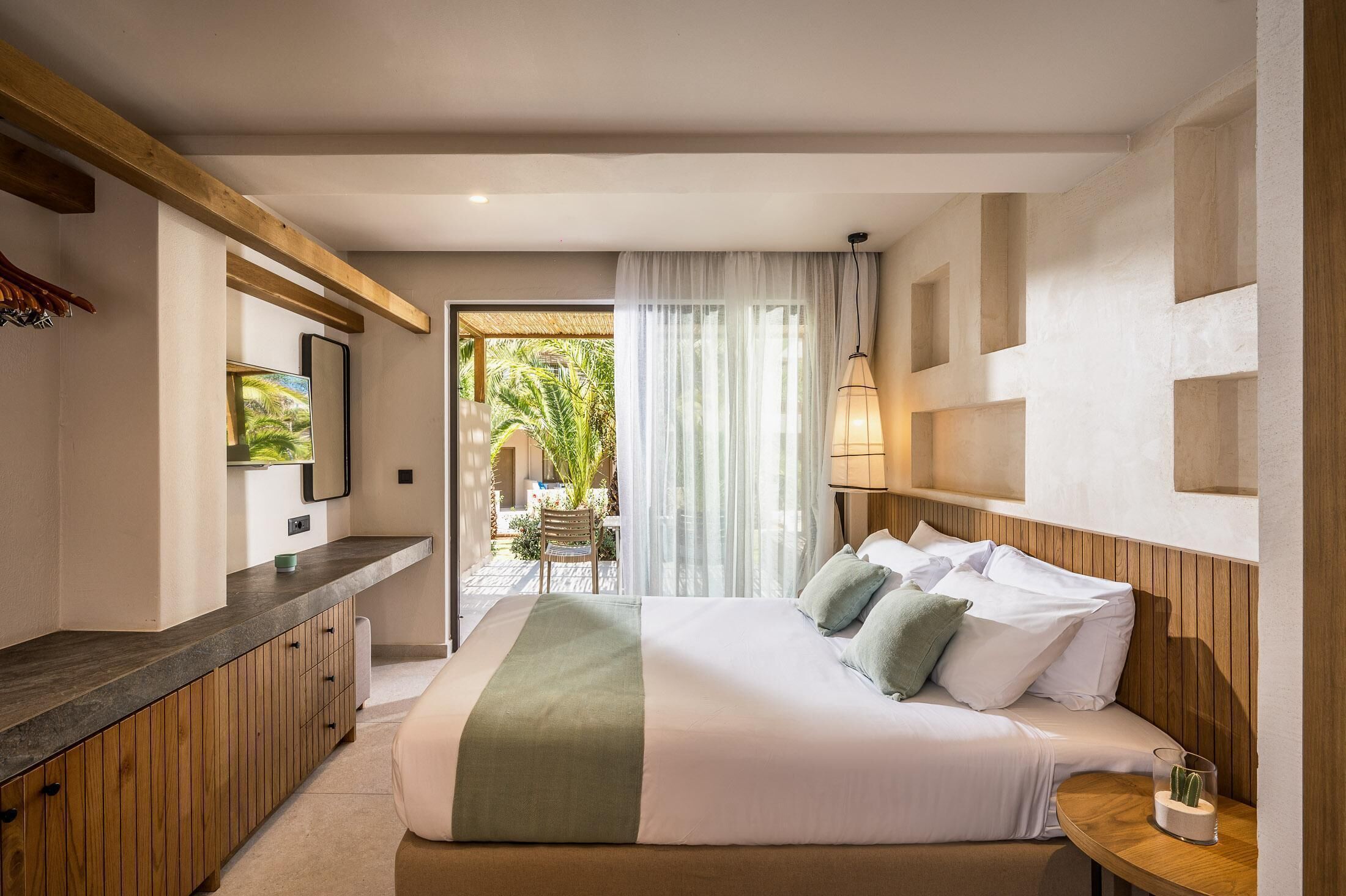 In-room safe, iron/ironing board, free WiFi