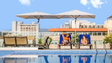 Indoor pool, 2 outdoor pools, pool umbrellas, pool loungers