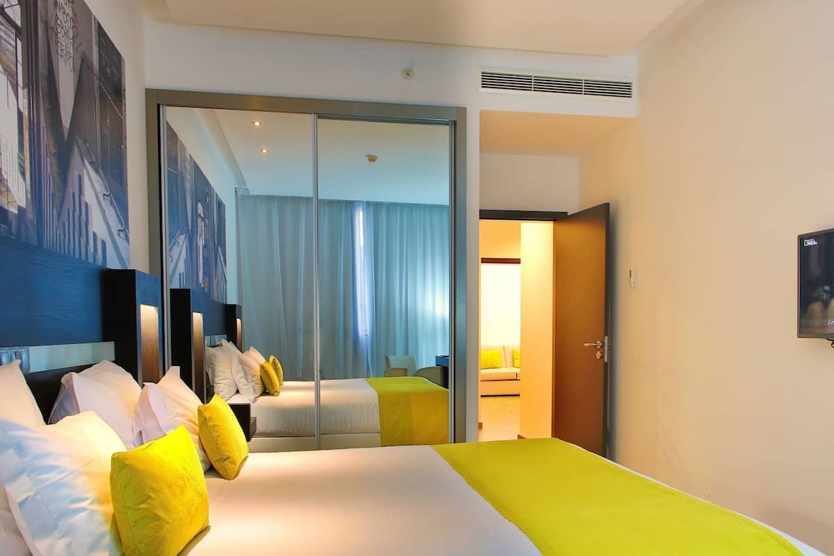 Minibar, in-room safe, desk, laptop workspace