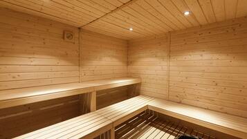 Behandelingskamers voor koppels, een sauna, een stoombad