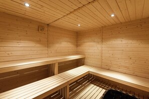 Couples treatment room(s), sauna, steam room, body treatments