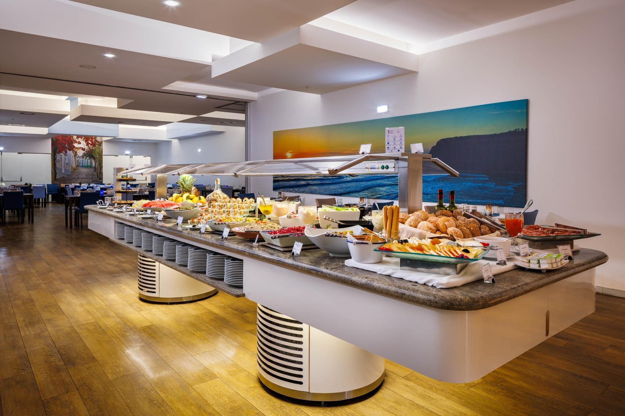 供应早餐和晚餐，葡萄牙菜