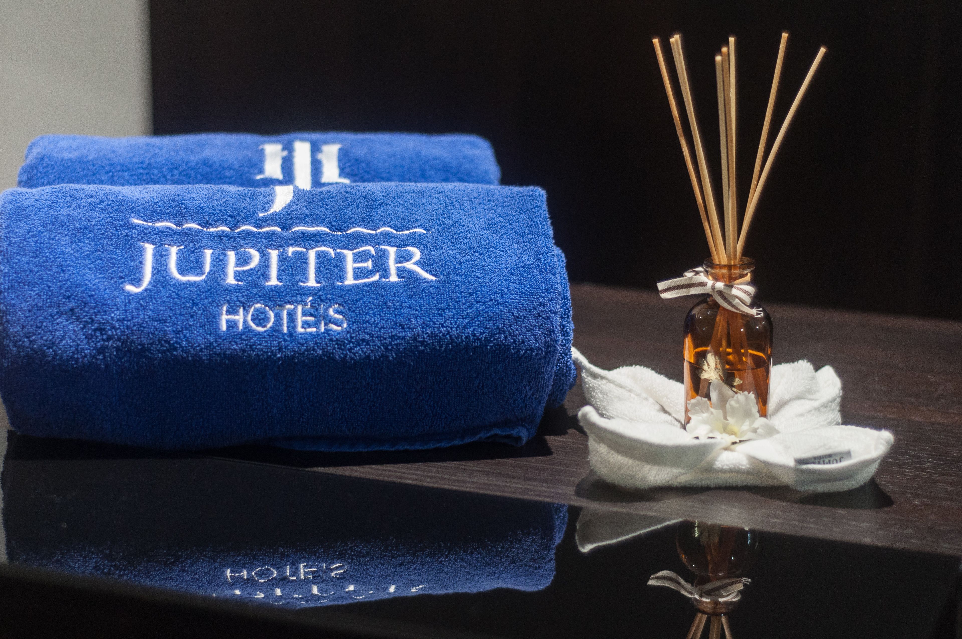 couples treatment room(s), sauna, steam room, body treatments