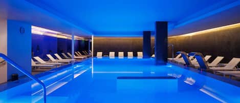 Indoor pool, 2 outdoor pools, pool umbrellas, sun loungers