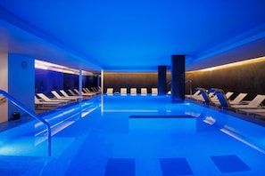 Indoor pool, 2 outdoor pools, pool umbrellas, pool loungers