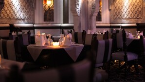 Bar (on property) - Broadway Hotel (Dubai)