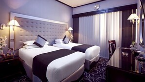 Twin Room | View from room - Broadway Hotel (Dubai)