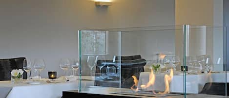 供應晚餐,比利時料理,露天餐廳