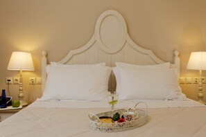 高級寝具、セーフティボックス (室内)、デスク、防音設備