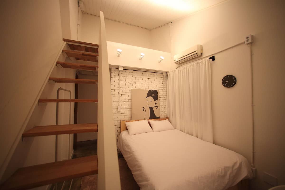 Loft Quadruple Room (Non-Korean Nationals Only) | Tempat tidur lipat/tambahan dan Wi-Fi gratis