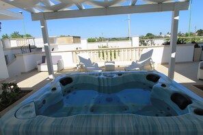 Pool - Salenthouse (Racale)