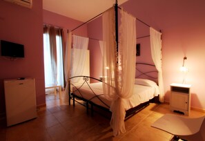 Doppel- oder Zweibettzimmer