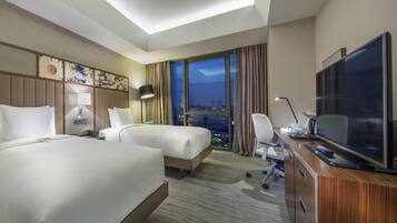 Premium bedding, minibar, in-room safe, desk